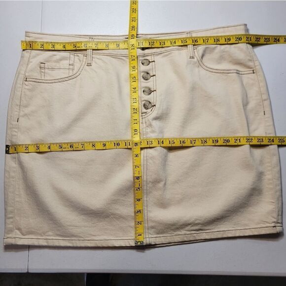 Torrid Denim Jean Beige Neutral Mini Skirt Button Fly Women's Plus Size 18 - Picture 9 of 9